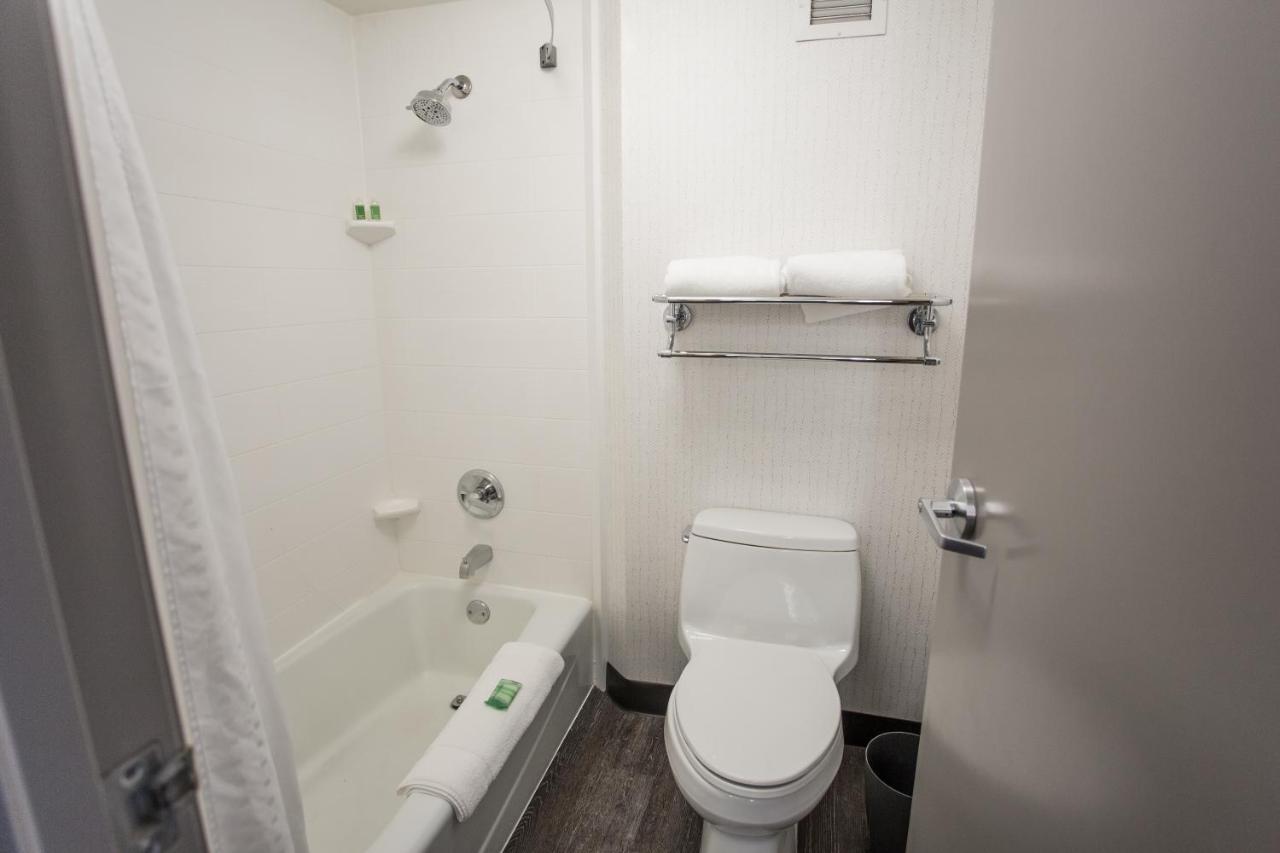2 Queen Standard Room City View