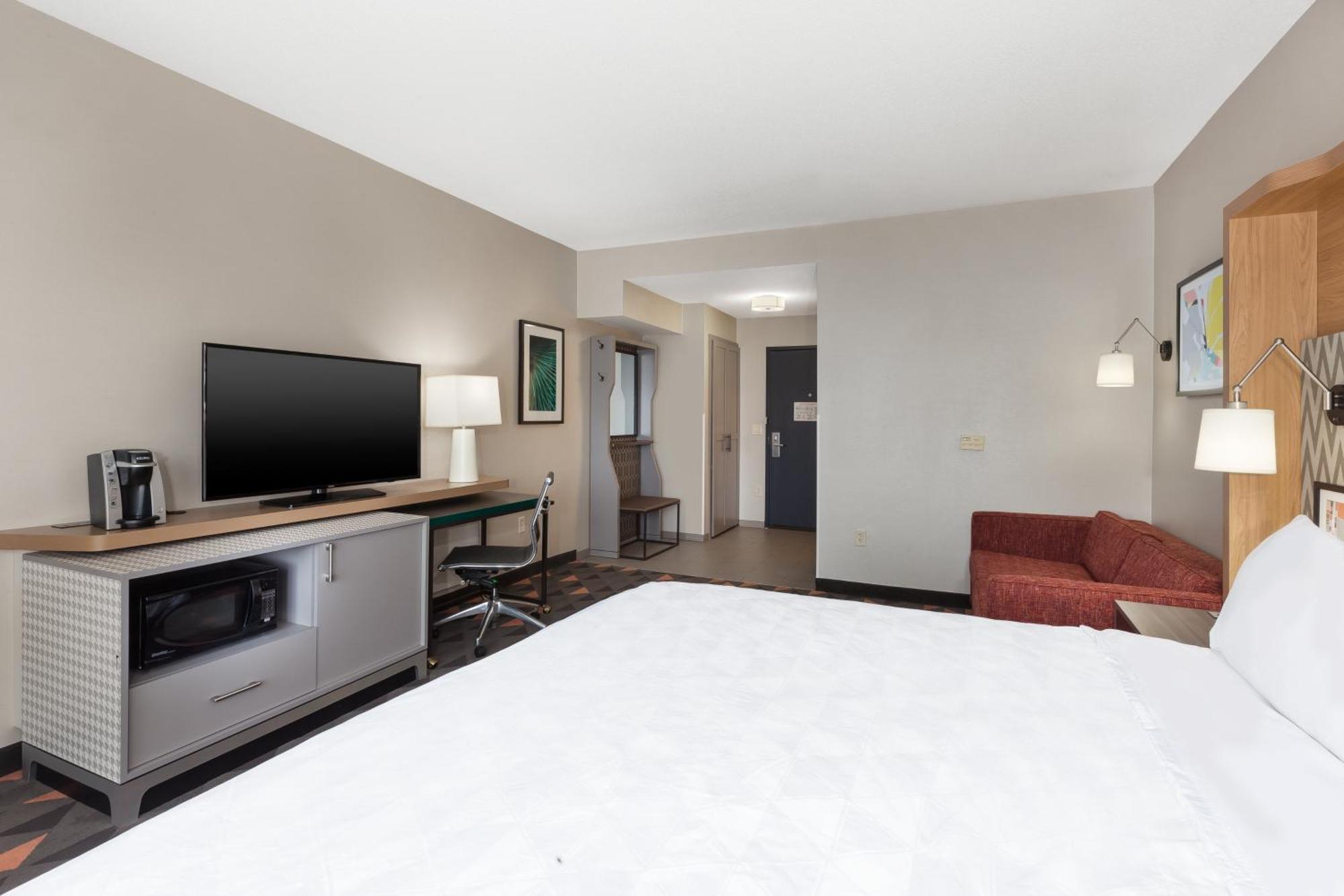 King Room - Hearing Accessible/Non-Smoking